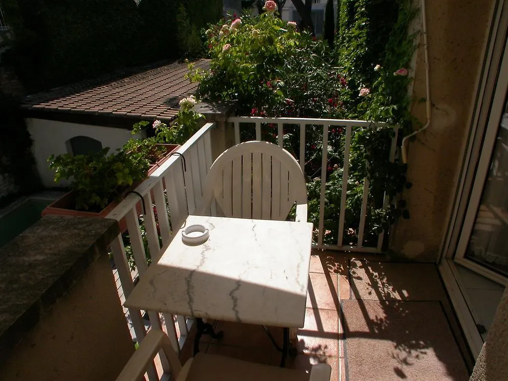 Apartments La Madeleine Avignon 3*,