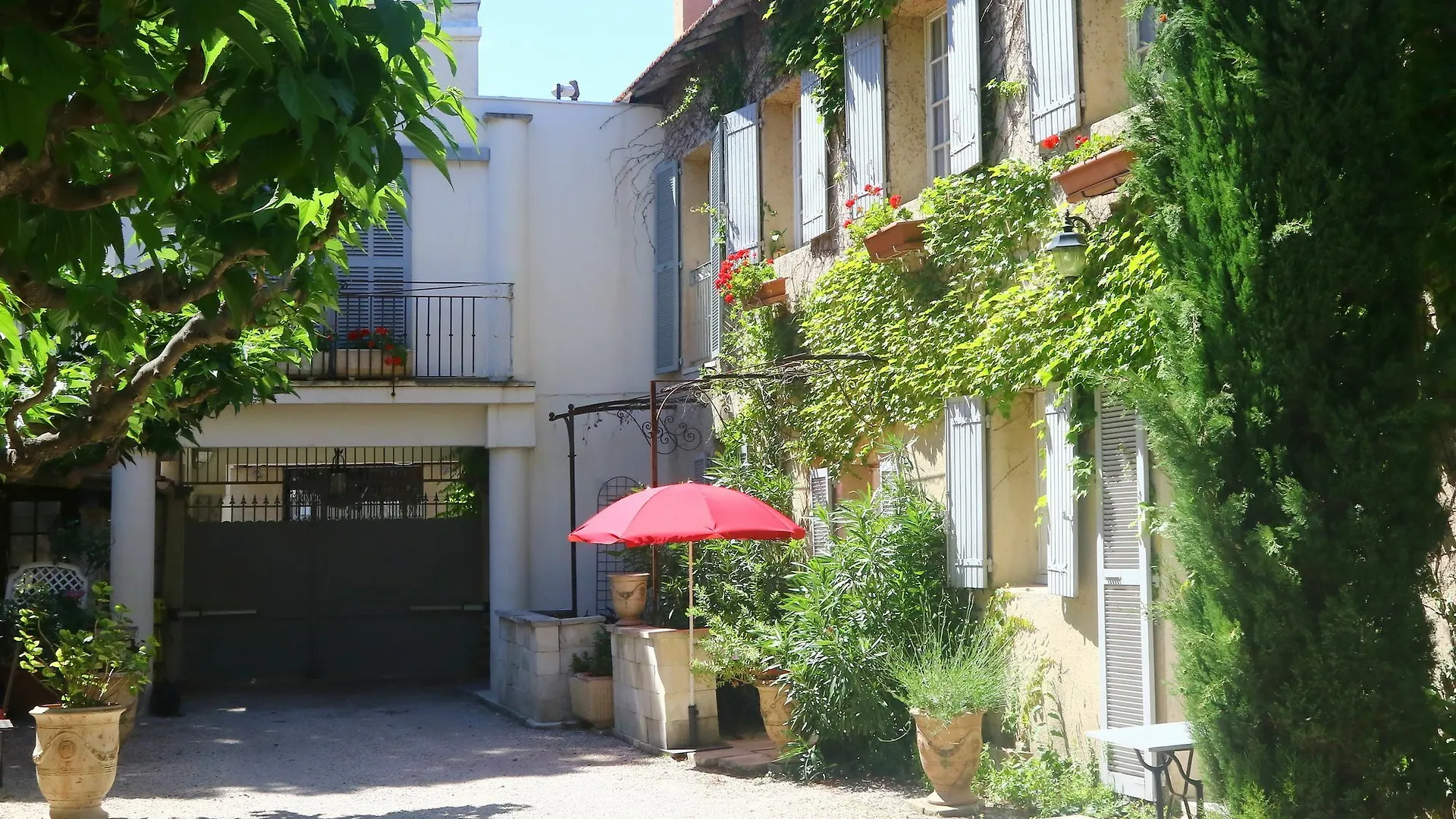 Apartments La Madeleine Avignon Aparthotel